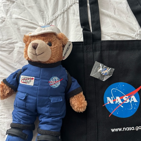 NASA Plush, Snow Globe, Puzzle, Bag, and Pin Set - Picture 4 of 10